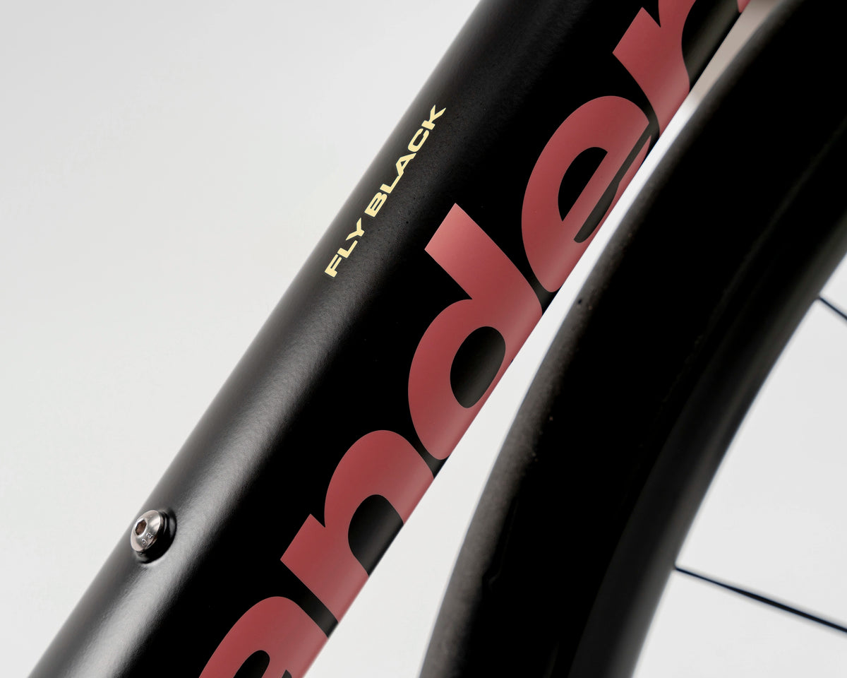 Kreissäge | Fly Black | Shimano 105 Di2 | DT Swiss A1800
