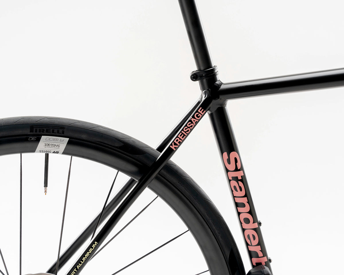 Kreissäge | Fly Black | Shimano 105 Di2 | DT Swiss A1800